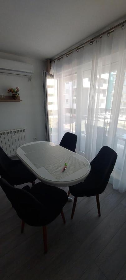 Appartamento Apartament Nina Năvodari Esterno foto