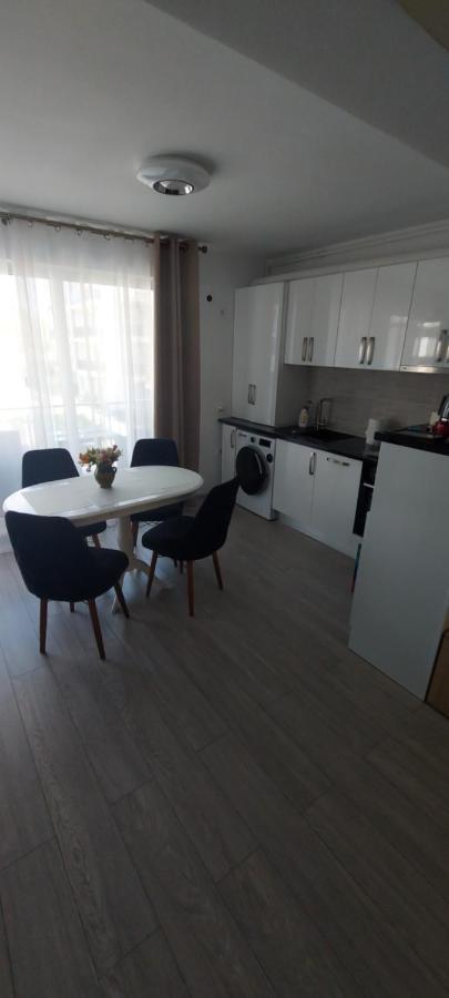 Appartamento Apartament Nina Năvodari Esterno foto